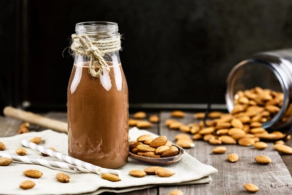 شیر بادام شکلاتی