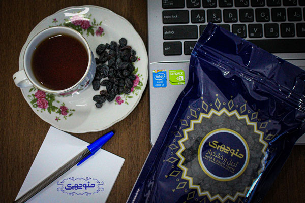 خرید مویز با هسته